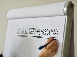 Qualifizierungsreihe für Verpflegungsanbieter in der Schulverpflegung - © Vernetzungsstelle Schulverpflegung Niedersachsen e. V. Qualifizierungsreihe für Verpflegungsanbieter in der Schulverpflegung